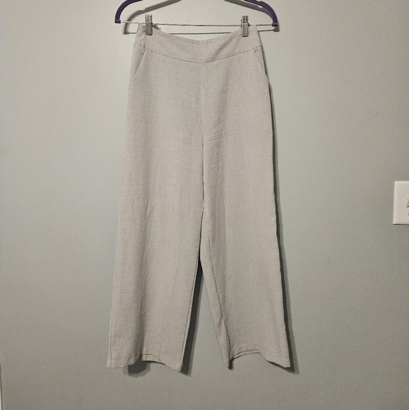 Missguided Light Gray Cropped Trousers - Picture 2 of 7